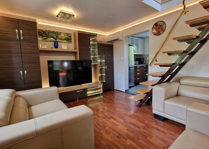 Pilis Hills View Deluxe House With Pool & Ac Near Bp