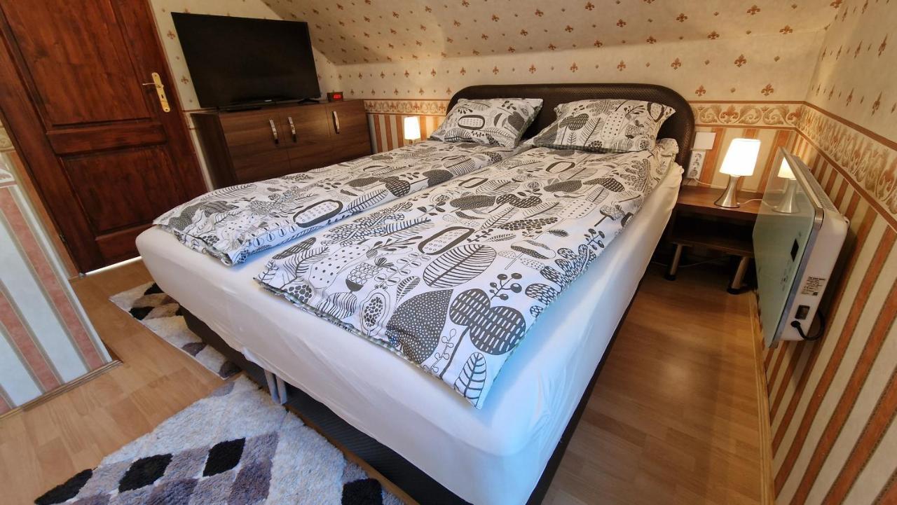 Holiday home Pilis Hills View Deluxe House With Pool & Ac Near Bp