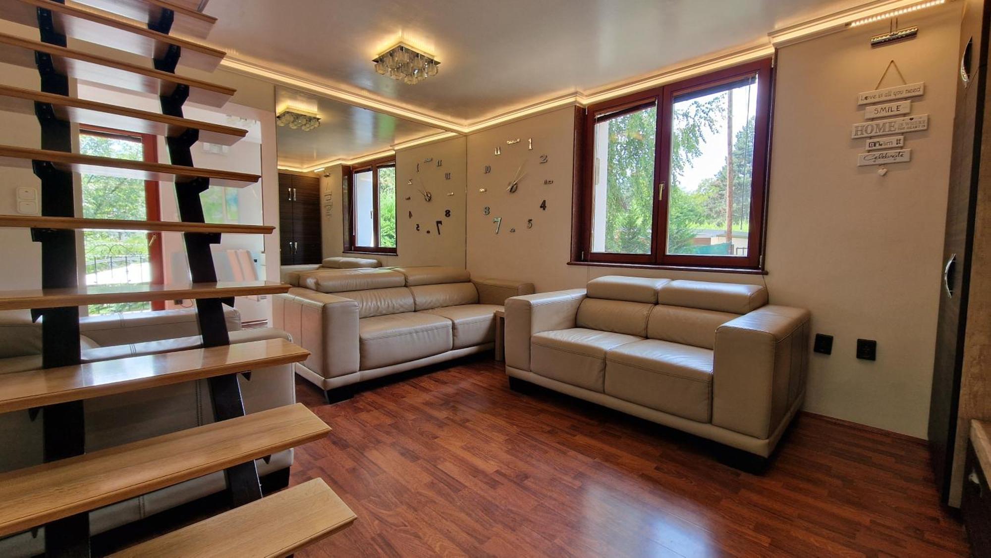 Case de vacanță Pilis Hills View Deluxe House With Pool & Ac Near Bp *