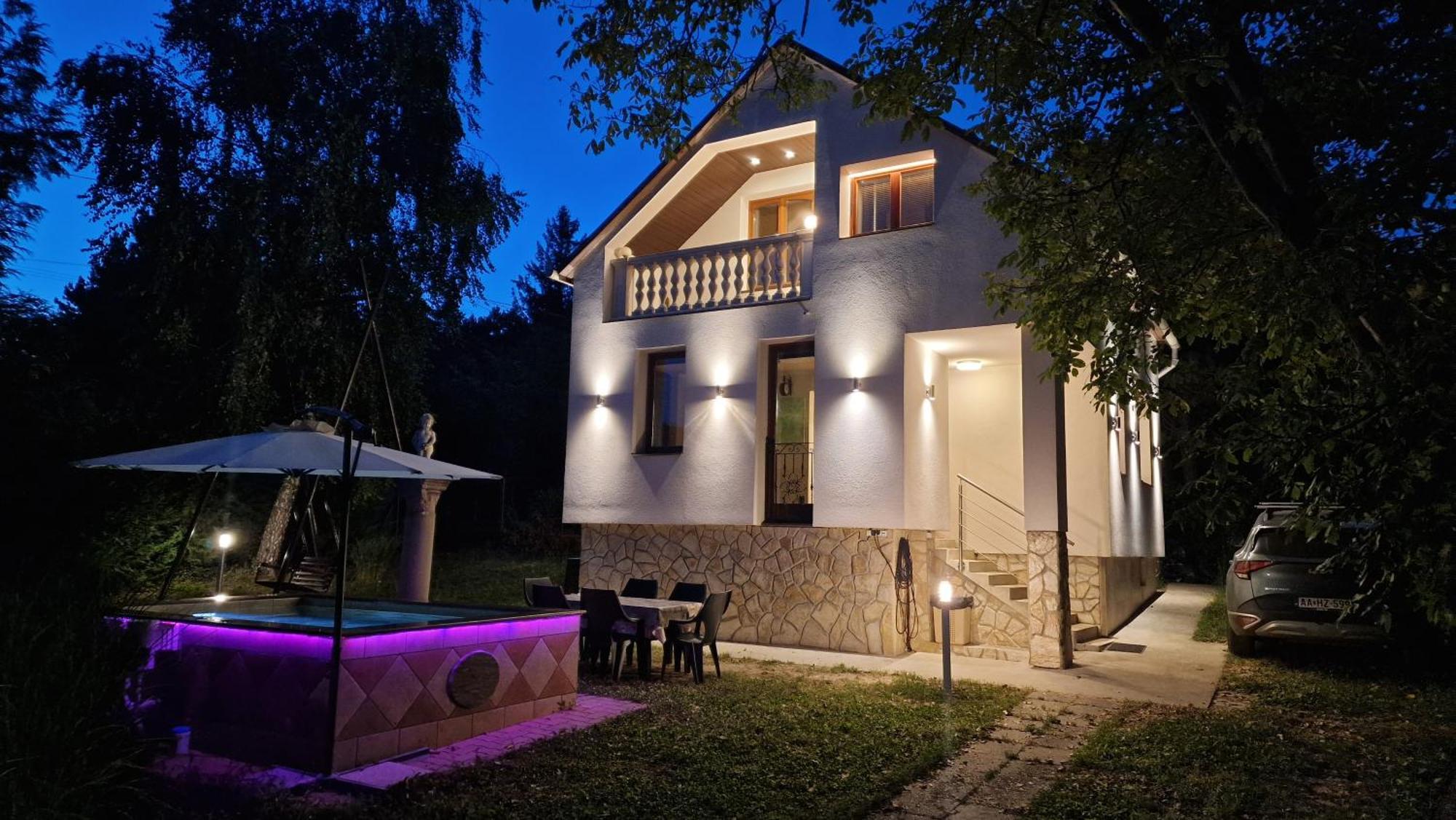 Pilis Hills View Deluxe House With Pool & Ac Near Bp Holiday home *