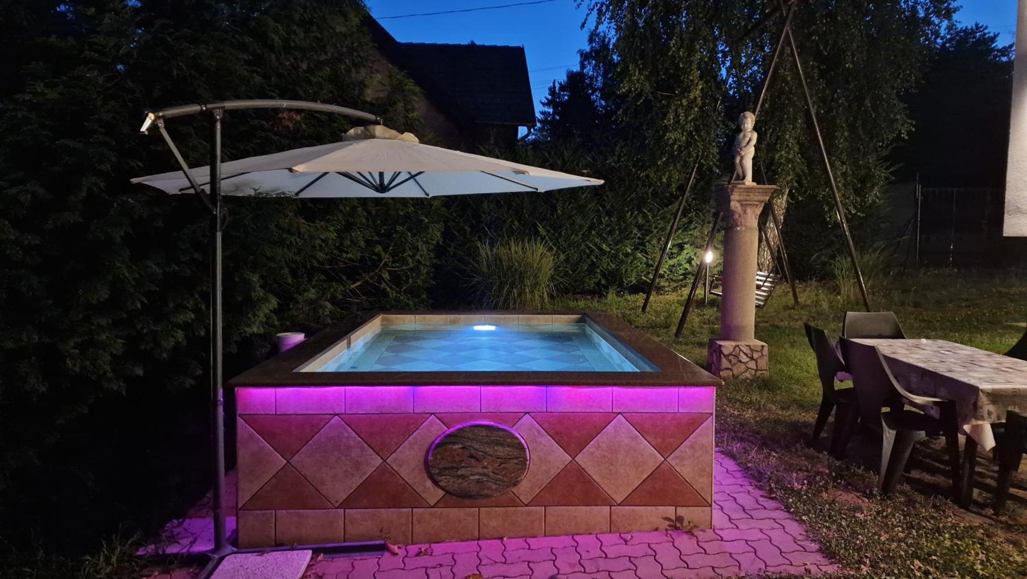 Pilis Hills View Deluxe House With Pool & Ac Near Bp Holiday home *